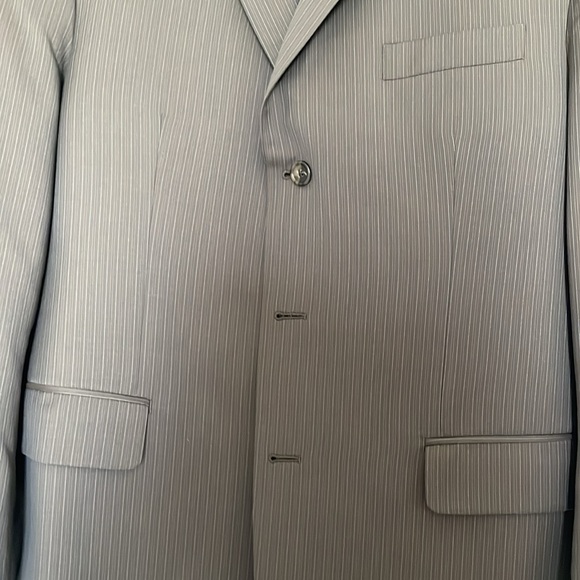 Michael Kors men’s pinstripe suit. Perfect condition. Worn less than five times. - Picture 3 of 12